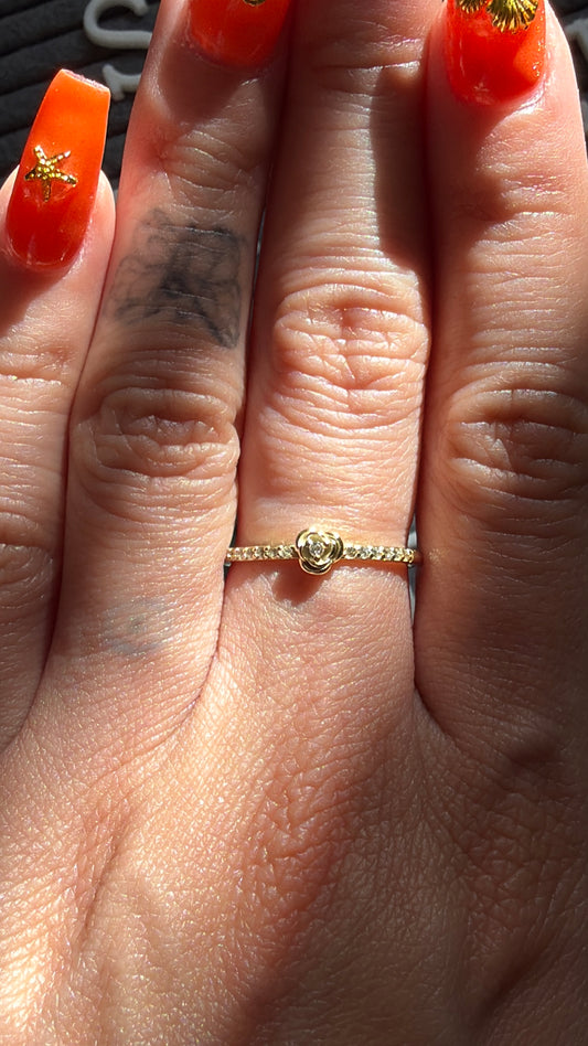 Como La Flor Ring